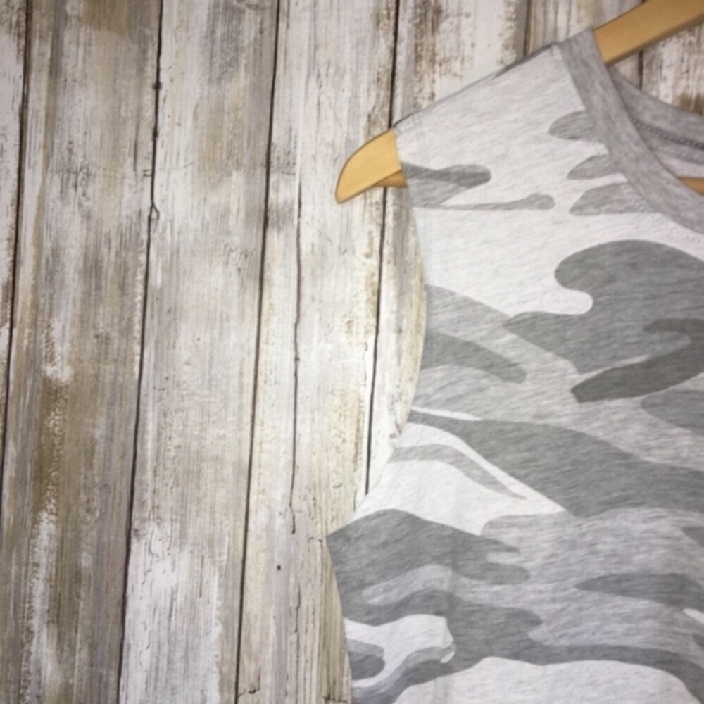 NWT Zoe & Live Grey Camo Tank - Picture 2 of 5